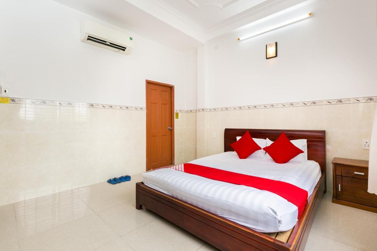 Oyo 372 Vy Ha Hotel Хошимин Экстерьер фото